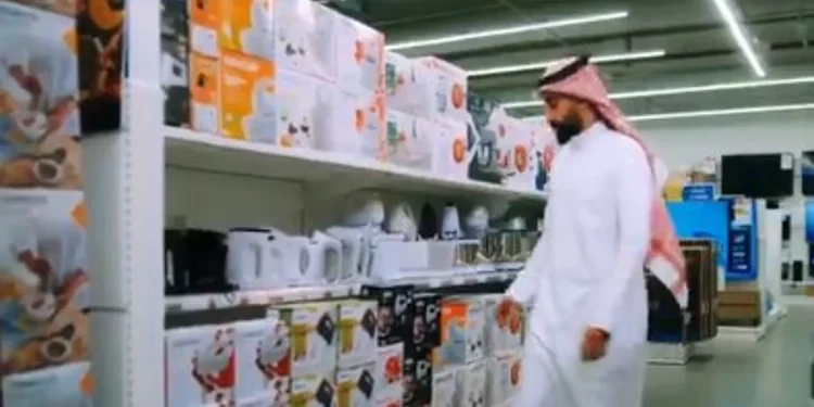 متحدث «المواصفات والمقاييس»: تطبيق «تأكد» يساعد المستهلك على اتخاذ قرار الشراء
