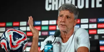 مدرب فلومينينسي: الهلال فريق منظم وقوي.. وفوزنا ثمرة عمل جماعي وإيمان بقدراتنا