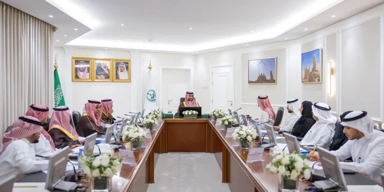 نائب أمير الجوف يستقبل المدير التنفيذي لاتحاد الرياضات البحرية والغوص