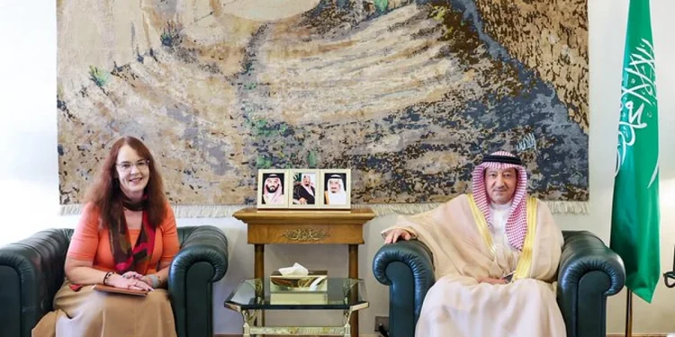  نائب وزير الخارجية يبحث تعزيز العلاقات مع القائم بالأعمال في السفارة الأمريكية