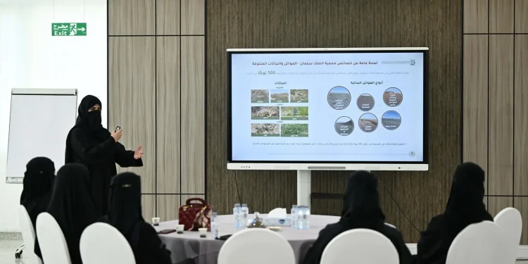 هيئة تطوير محمية الملك سلمان تنظم برنامجًا في إعادة التدوير بالتعاون مع غرفة تبوك