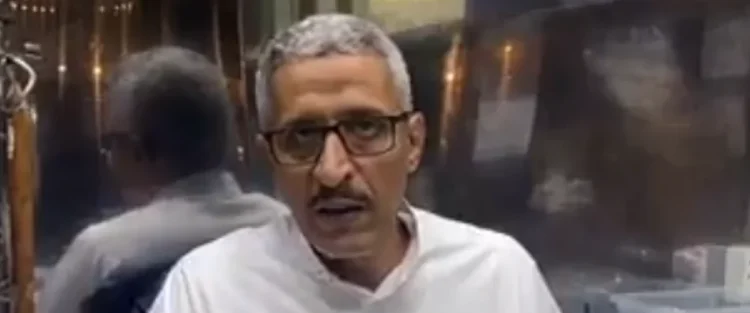 ورث المهنة عن والده.. بائع عسل يروي قصة 55 عاما من العمل