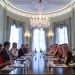 وزير الداخلية يبحث مع نظيرته البريطانية تعزيز التعاون