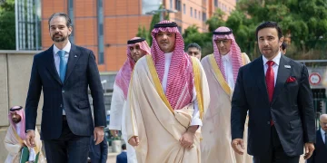 وزير الداخلية يزور «الإنتربول» في مدينة ليون الفرنسية