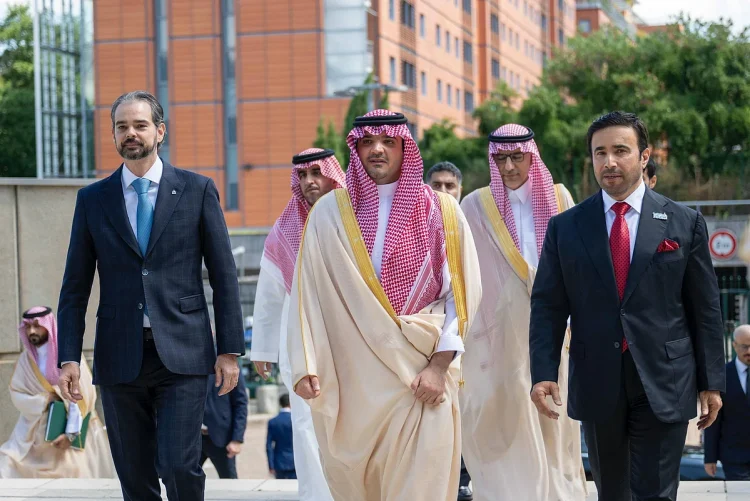 وزير الداخلية يزور «الإنتربول» في مدينة ليون الفرنسية