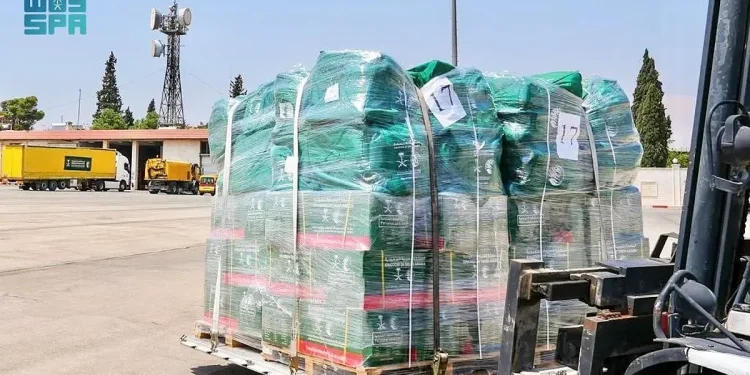 وصول أولى طلائع الجسر الجوي السعودي لمساعدة الأشقاء السوريين المتضررين من الحرائق في اللاذقية