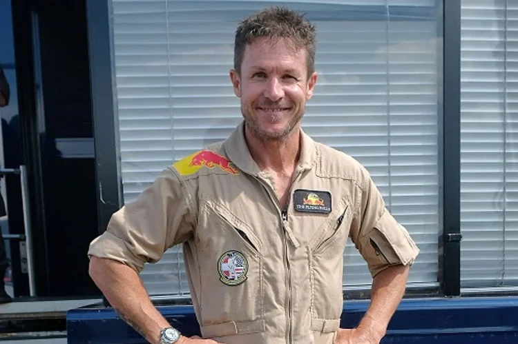 وفاة المظلي الشهير فيليكس باومغارتنر بعد حادث طيران شراعي