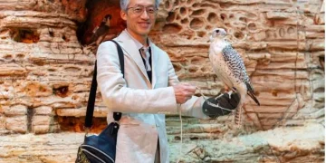السفير الياباني يزور المزاد الدولي لمزارع إنتاج الصقور 2025