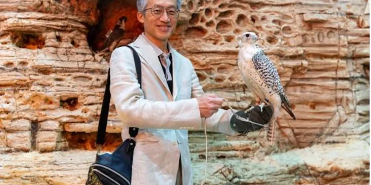 السفير الياباني يزور المزاد الدولي لمزارع إنتاج الصقور 2025