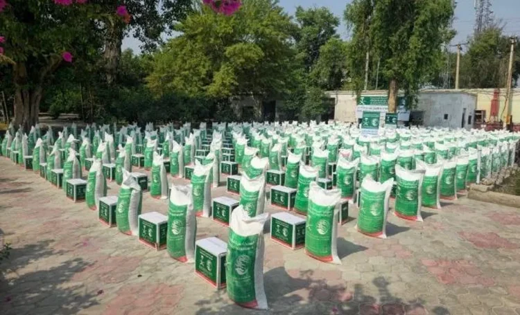 «سلمان للإغاثة» يوزّع 4.106 سلة غذائية بمناطق في باكستان وأفغانستان