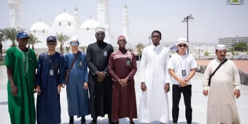 المشاركون بمسابقة الملك عبدالعزيز الدولية يزورون المشاعر المقدسة وحي حراء الثقافي