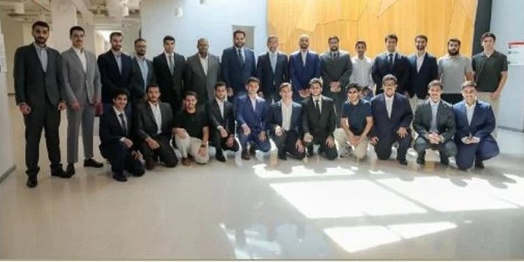 وزير الصناعة يلتقي عددًا من الطلاب المبتعثين في ولاية كارولينا الشمالية بأمريكا