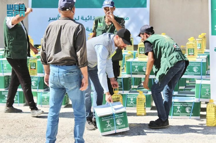 "إغاثي الملك سلمان" يوزع مساعدات غذائية في ريف دمشق والبقاع وحضرموت وباكستان