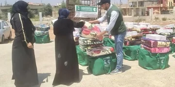 "إغاثي الملك سلمان" يوزع مساعدات غذائية للنازحين من السويداء