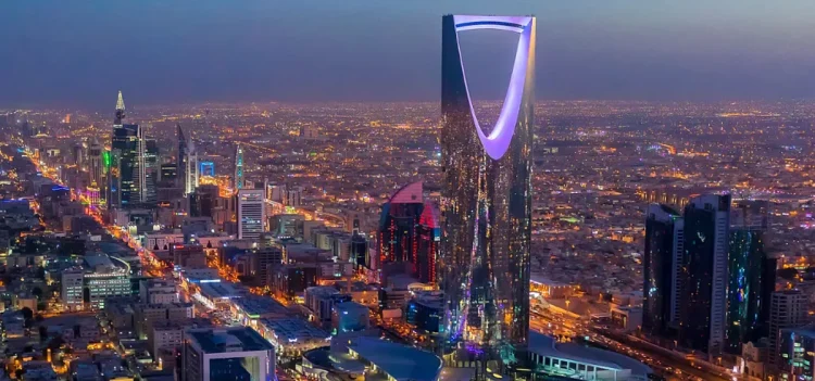 أكاديمي: 3 قطاعات تقود نمو الإيرادات غير النفطية المدعومة بالاستثمارات