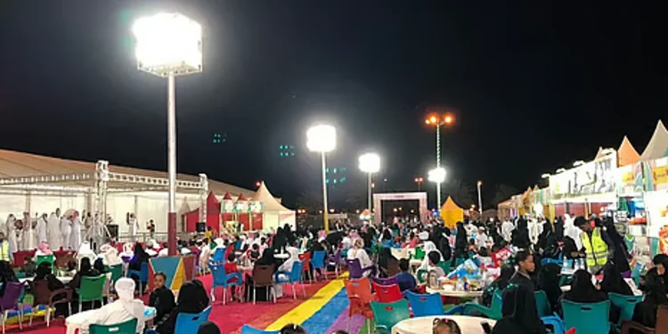 أكثر من 40 ألف زائر لخيمة التسوق والترفيه بمهرجان "صيف نجران 2025"