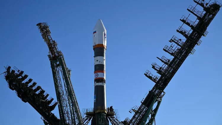 إطلاق قمر صناعي روسي للفضاء حاملا 75 فأرا و1500 ذبابة