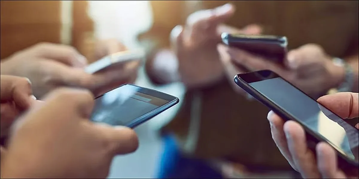 استشاري: سحب جوالات الأبناء ليس حلا لاستخدام الإنترنت العشوائي