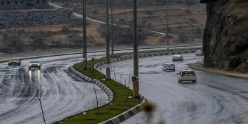 الأمطار ترسم لوحة ربانية جميلة في الباحة