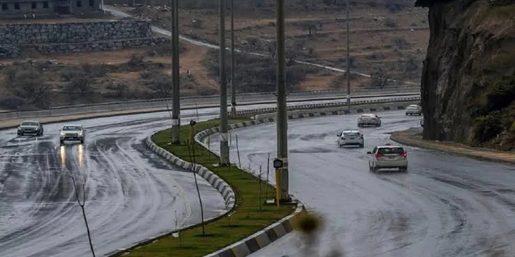 الأمطار ترسم لوحة ربانية جميلة في الباحة