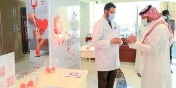 «التخصصي» يشهد تفاعلًا واسعًا من المتبرعين للحملة الوطنية للتبرع بالدم