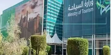 «السياحة»:  سياسة العشرين ساعة في مرافق الضيافة السياحية بالمملكة تأتي انسجامًا مع المعايير العالمية