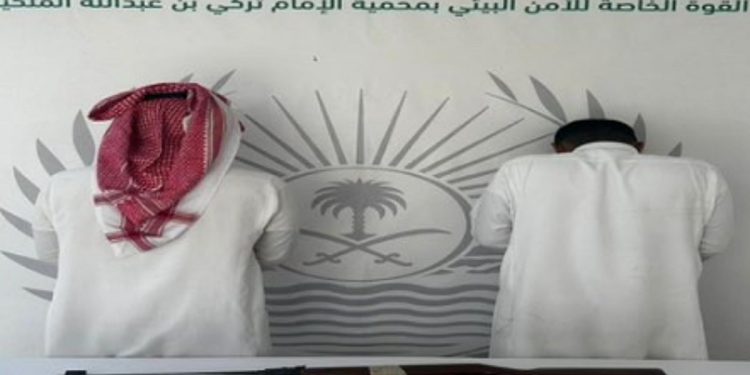 القبض على مخالفين لارتكابهما مخالفة الصيد في محمية الإمام تركي بن عبدالله الملكية