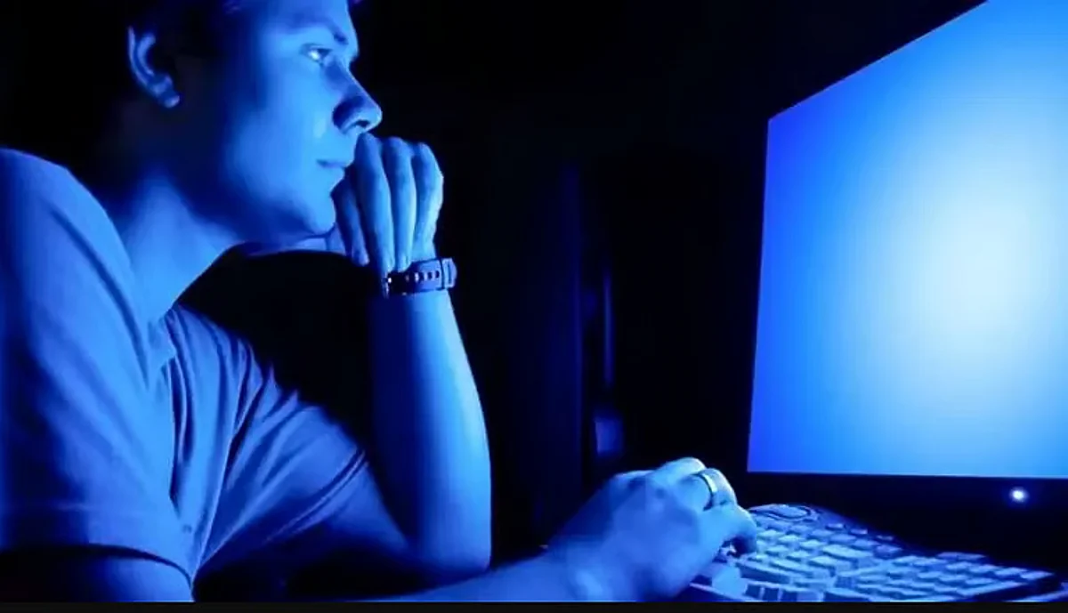 دراسة: استخدام الشاشات المفرط يهدد صحة القلب لدى الأطفال والمراهقين