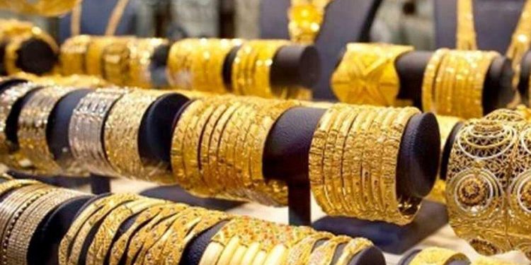 سعر الذهب في السعودية اليوم الاثنين 2-3-1447 لكل الأعيرة بعد تراجعه عالميًا