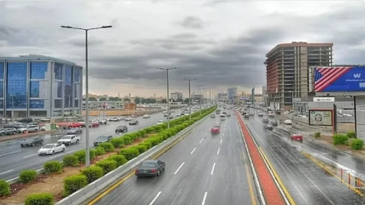 طقس الخميس.. أمطار رعدية تودي إلى جريان السيول على عدة مناطق