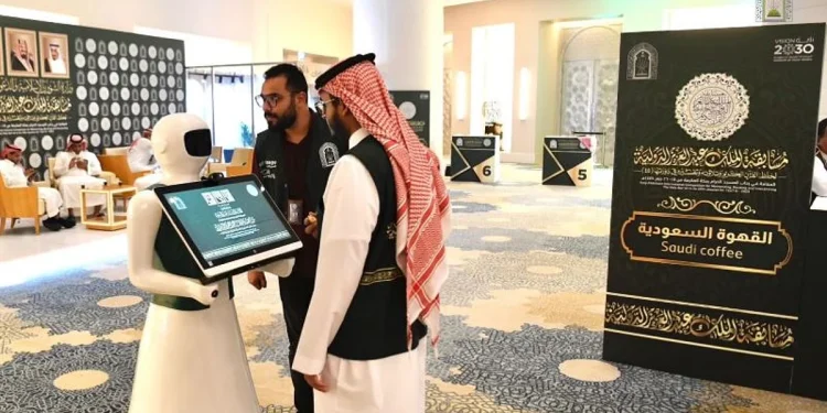 لخدمة الزوار والمشاركين.. استحداث تقنية الروبوتات التفاعلية في مسابقة الملك عبدالعزيز الدولية لحفظ القرآن