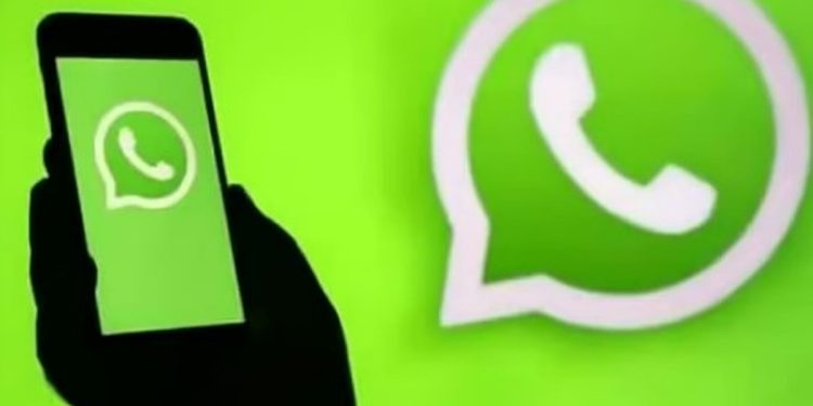 واتساب يصلح ثغرة مكنت من اختراق بعض أجهزة أبل ببرامج تجسس