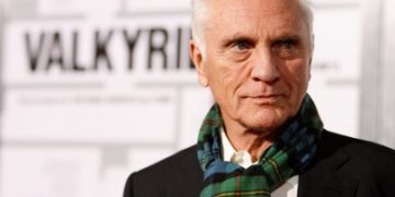 وداعًا تيرينس ستامب.. أيقونة الشر في 'سوبرمان'