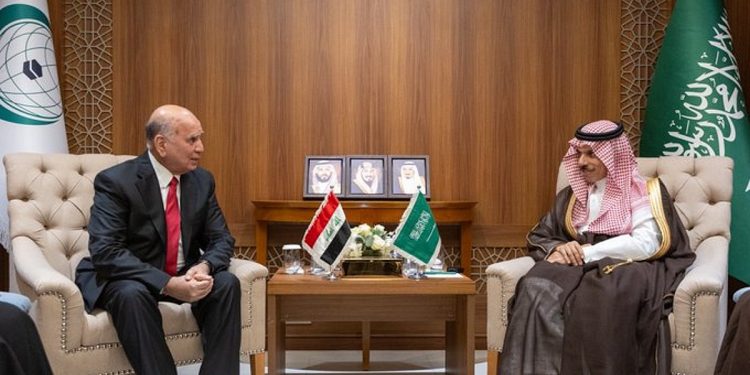 وزير الخارجية يبحث مستجدات الأوضاع في المنطقة مع نظيره العراقي