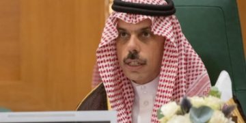 وزير الخارجية يطالب بكسر الحصار على غزة