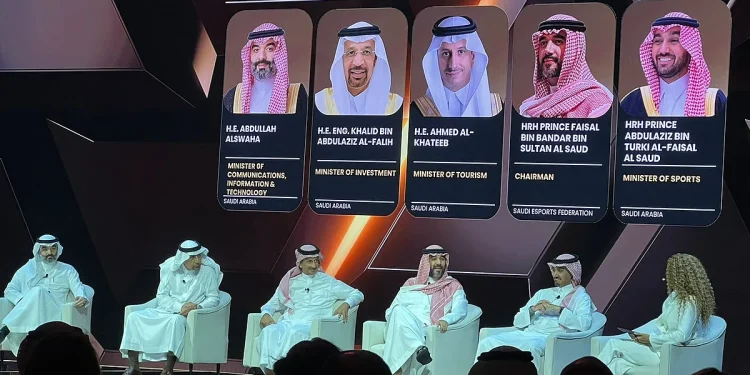وزير الرياضة: السعودية تستعد لتقديم نسخة استثنائية من كأس العالم 2034