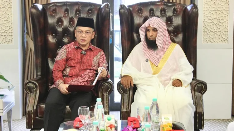 وزير الشؤون الدينية الماليزي يشيد بدور المملكة الريادي في خدمة الإسلام والمسلمين