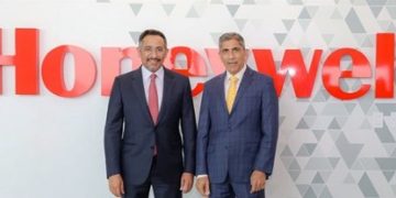 وزير الصناعة يستكشف فرص التعاون في تطوير المدن الذكية مع شركة Honeywell الأمريكية