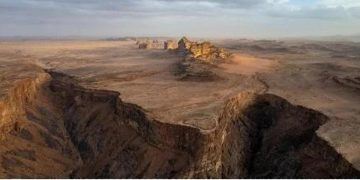 جبال "شقري" بتبوك.. صفحات جيولوجية على أرض المملكة عمرها يتجاوز 542 مليون عام