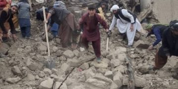 800 قتيل و2700 مصاب جرّاء زلزال قوي ضرب أفغانستان