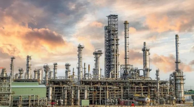 أسعار النفط تواصل انخفاضها بعد اتفاق العراق وكردستان على استئناف الصادرات