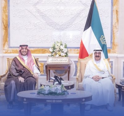 أمير الكويت يستقبل الأمير تركي بن محمد بن فهد
