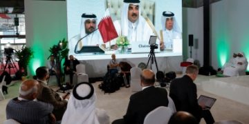أمير قطر: كيف نستقبل وفداً يخطط مَن أرسله لقصفنا؟