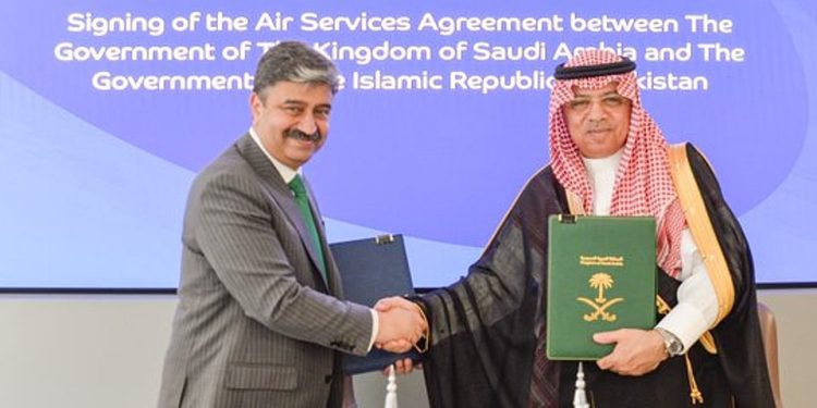 اتفاقية في مجال خدمات النقل الجوي بين المملكة وباكستان