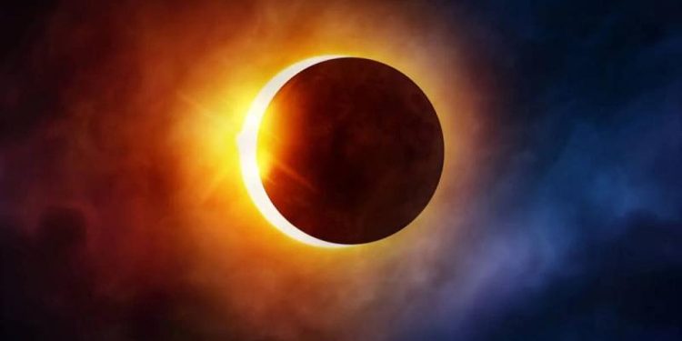 الأخير في 2025.. موعد كسوف الشمس وأماكن رؤيته