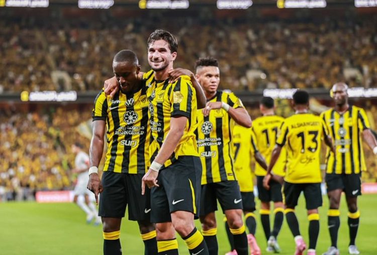  الاتحاد يضرب الفتح برباعية في "دوري روشن"