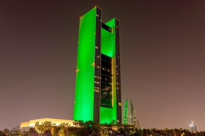 البحرين تتزين بالأخضر احتفاءً باليوم الوطني