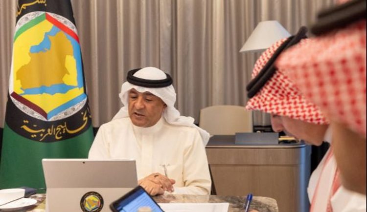 «البديوي» يجتمع مع الفريق التفاوضي لمجلس التعاون لاتفاقيات التجارة الحرة