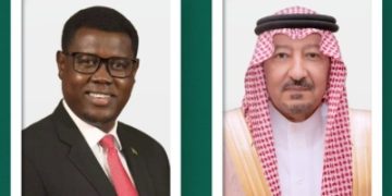 الخريجي وكومبا يستعرضان علاقات المملكة وجنوب السودان