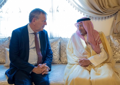 الخريجي يبحث مع مفوض 'الأونروا' أوجُه التعاون الثنائي